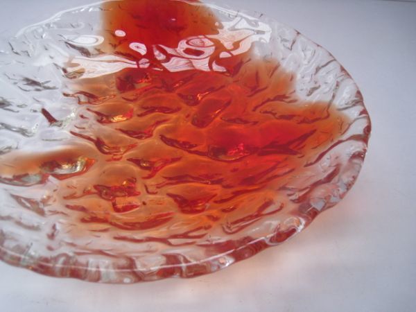 赤いきれいなガラスの盛皿　足付きガラス皿　飾り皿　外径25×H5㎝　/21N12.21-76_画像2
