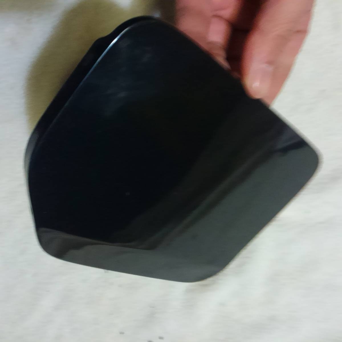 スズキ　セルボ　MG21 給油口のふた　色：黒(ZJ3) 綺麗です　部品番号 　管理　S-805_画像3