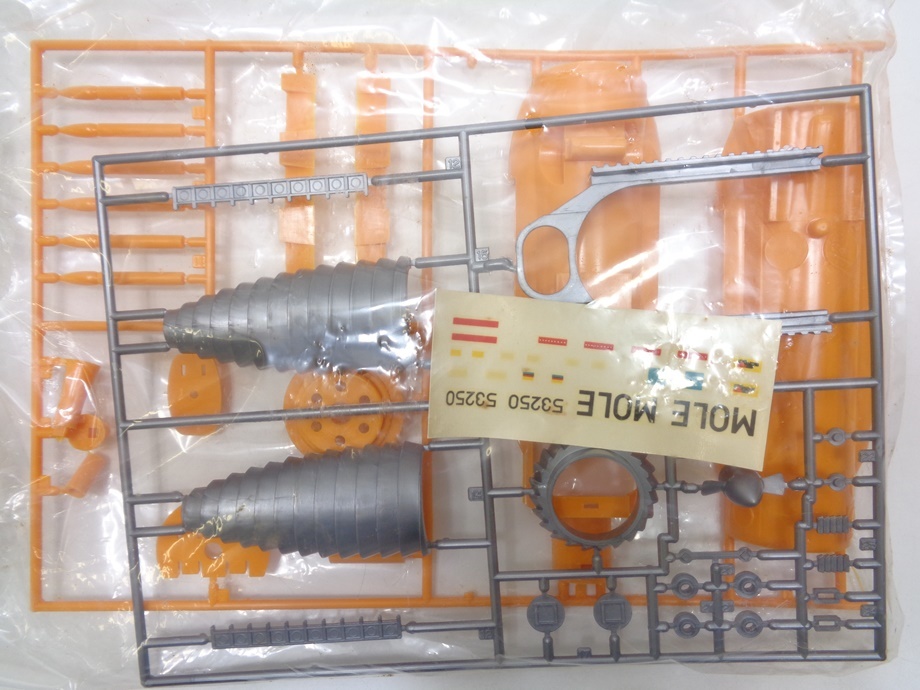 未組立 BANDAI サンダーバード 国際救助隊 ジェットモグラ 未組立 BANDAI サンダーバード 国際救助隊 ジェットモグラ