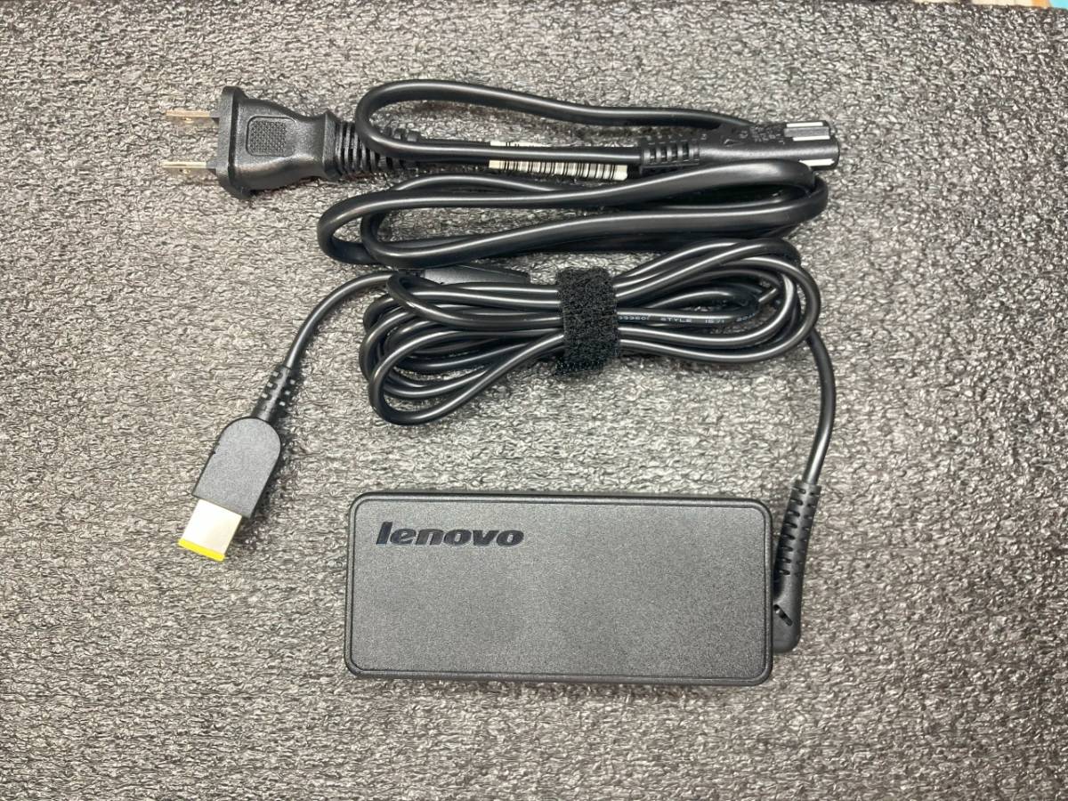 **Lenovo ThinkPad 45W AC Adapter 00HM616 Slim-tip**