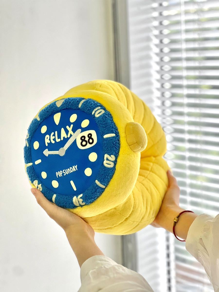 『リラックス』　時計の形　ピロー　枕　青　トレンディ　デザイン　プレゼント　雑貨　置物　アートトイ　正規品_画像1