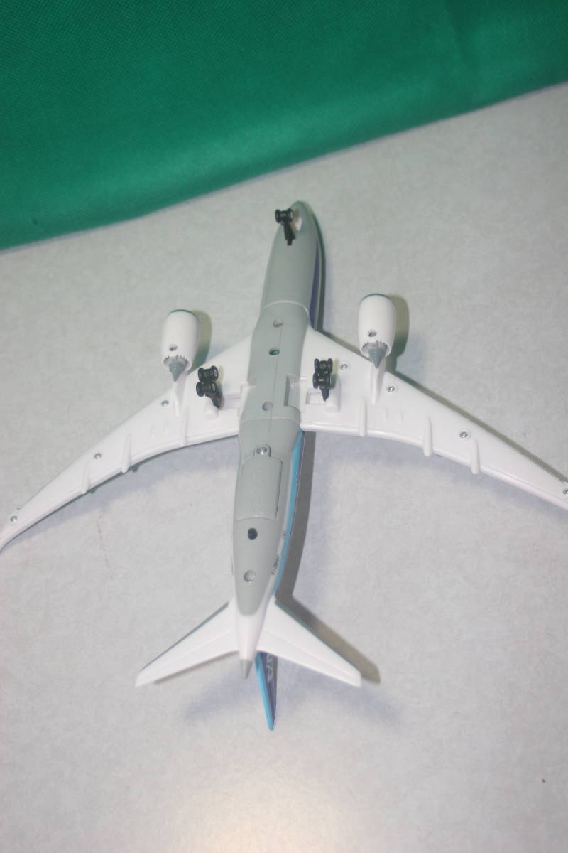 bo- wing 787 real sound jet ANA circle .