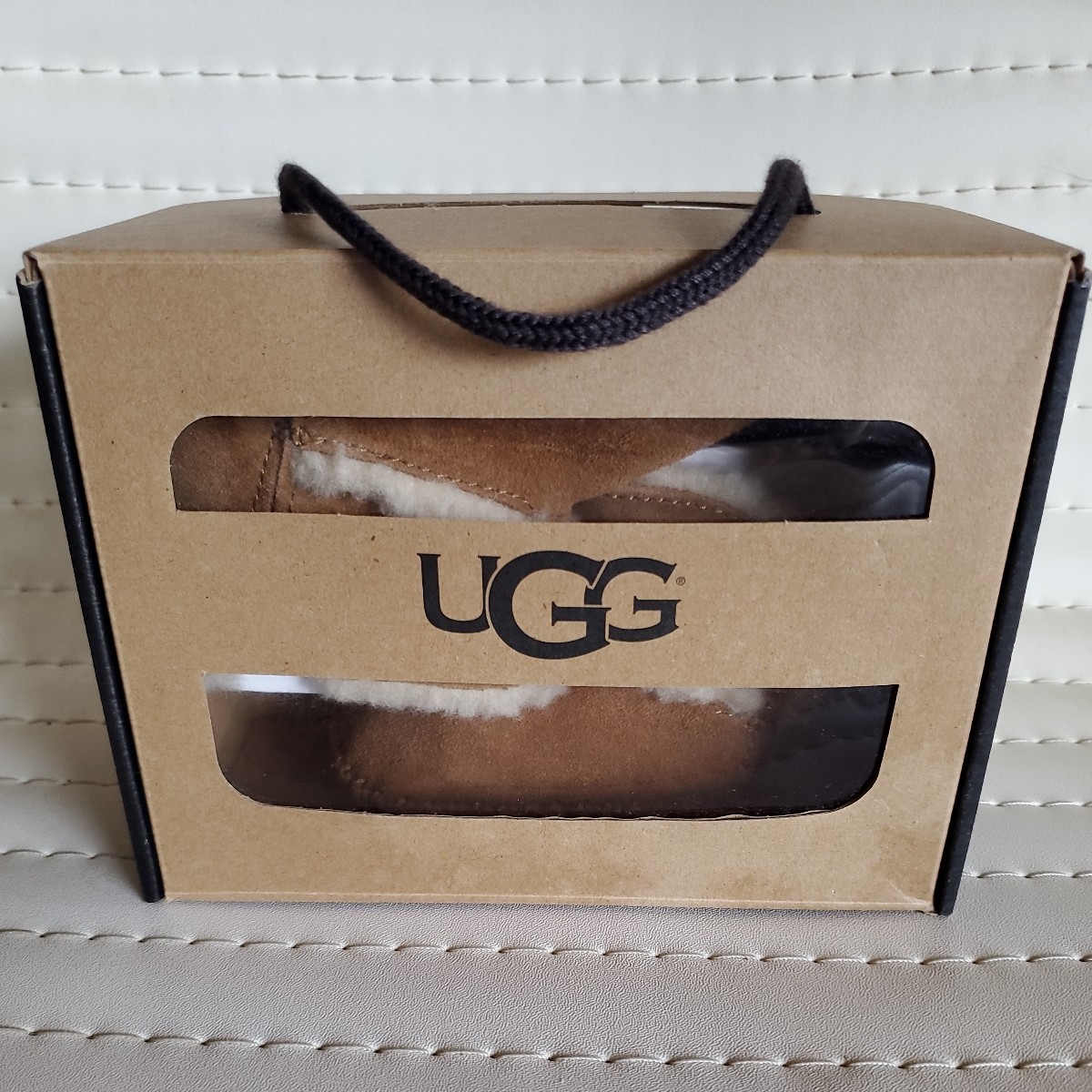 新品　未使用 UGG アグ　ベビーシューズ　ムートンブーツ ブーツ ボア ふわふわ　モコモコ　お祝い_画像6