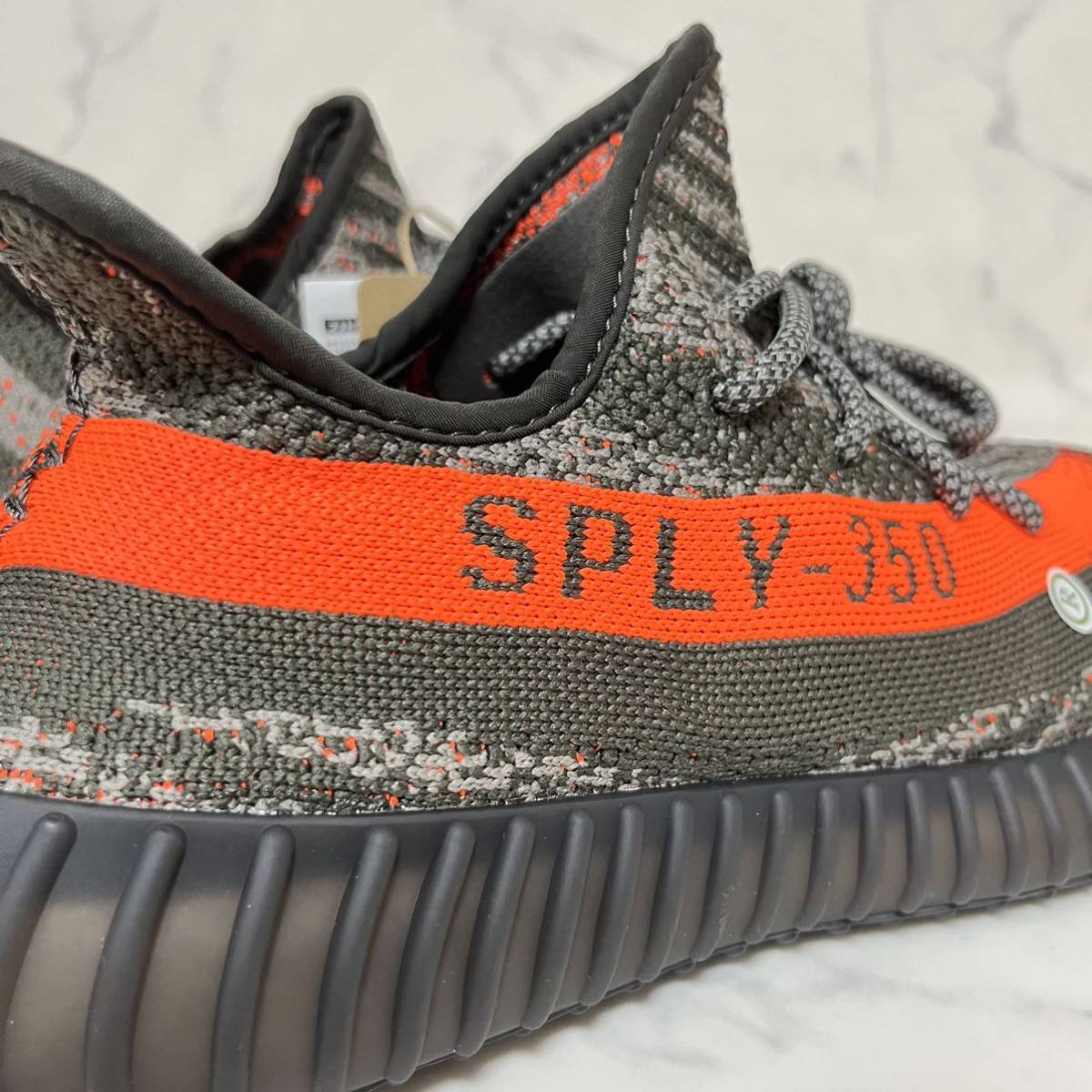 ★送料無料★【新品】26.5cm adidas YEEZY Boost 350 V2 Carbon Belugaアディダス イージーブースト 350 V2 カーボンベルーガ