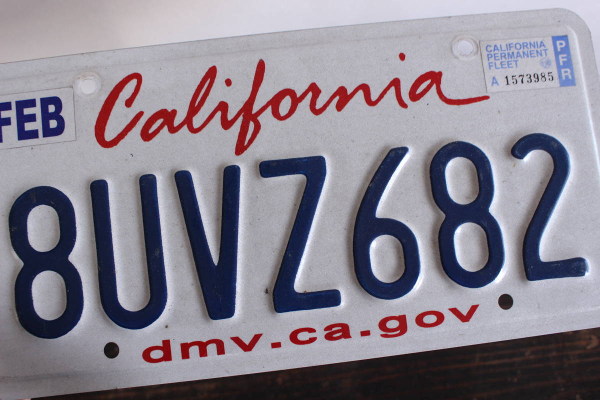 【クリックポスト 送料無料】* カリフォルニア ナンバープレート 2013年以降 ライセンスプレート カープレート CALIFORNIA 「8UVZ682」 210の画像3