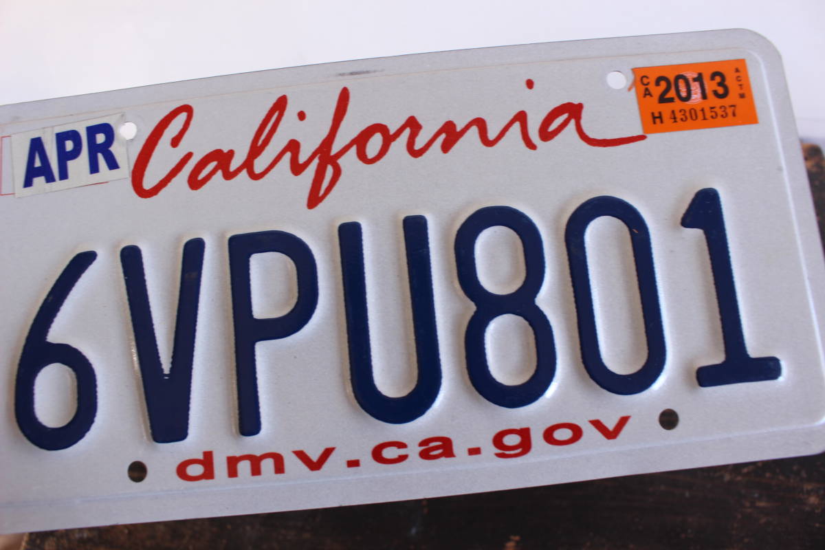 【送料無料】2枚セット! * カリフォルニア ナンバープレート 2013年以降 ライセンスプレート カープレート CALIFORNIA 「6VPU801」 224_画像4