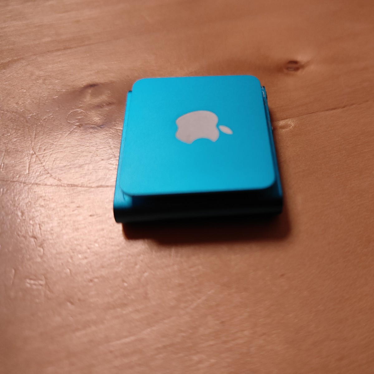 【送料無料】iPod shuffle 2GB MD775J/A ブルー 本体のみ_画像4