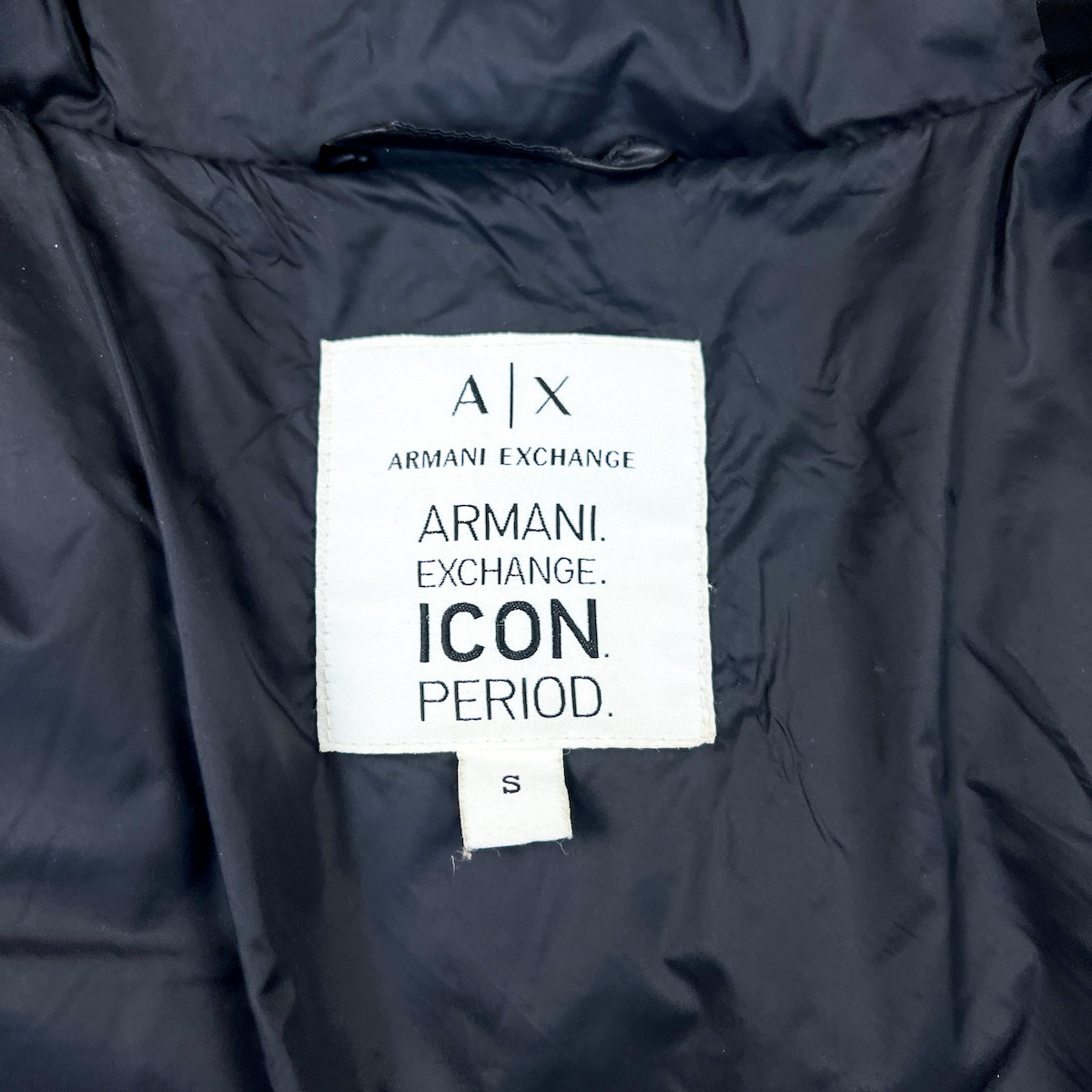 【ARMANI EXCHANGE】抜群の防寒性◎ナイロン100％ ダウンジャケット アウター ロゴパッチ 黒/ブラック M相当 アルマーニエクスチェンジ_画像8