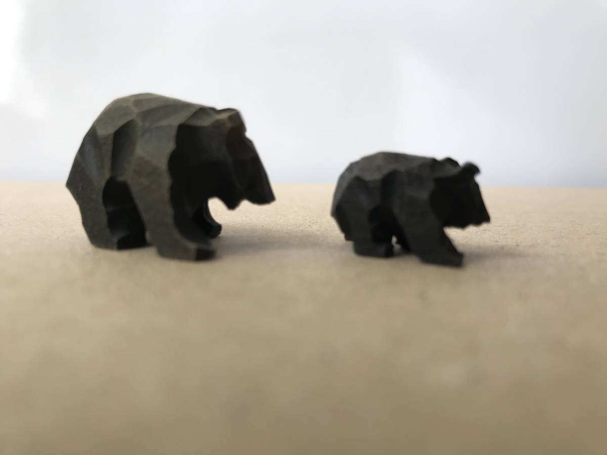 小さいクマの木彫り　ミニ　親子熊_画像2