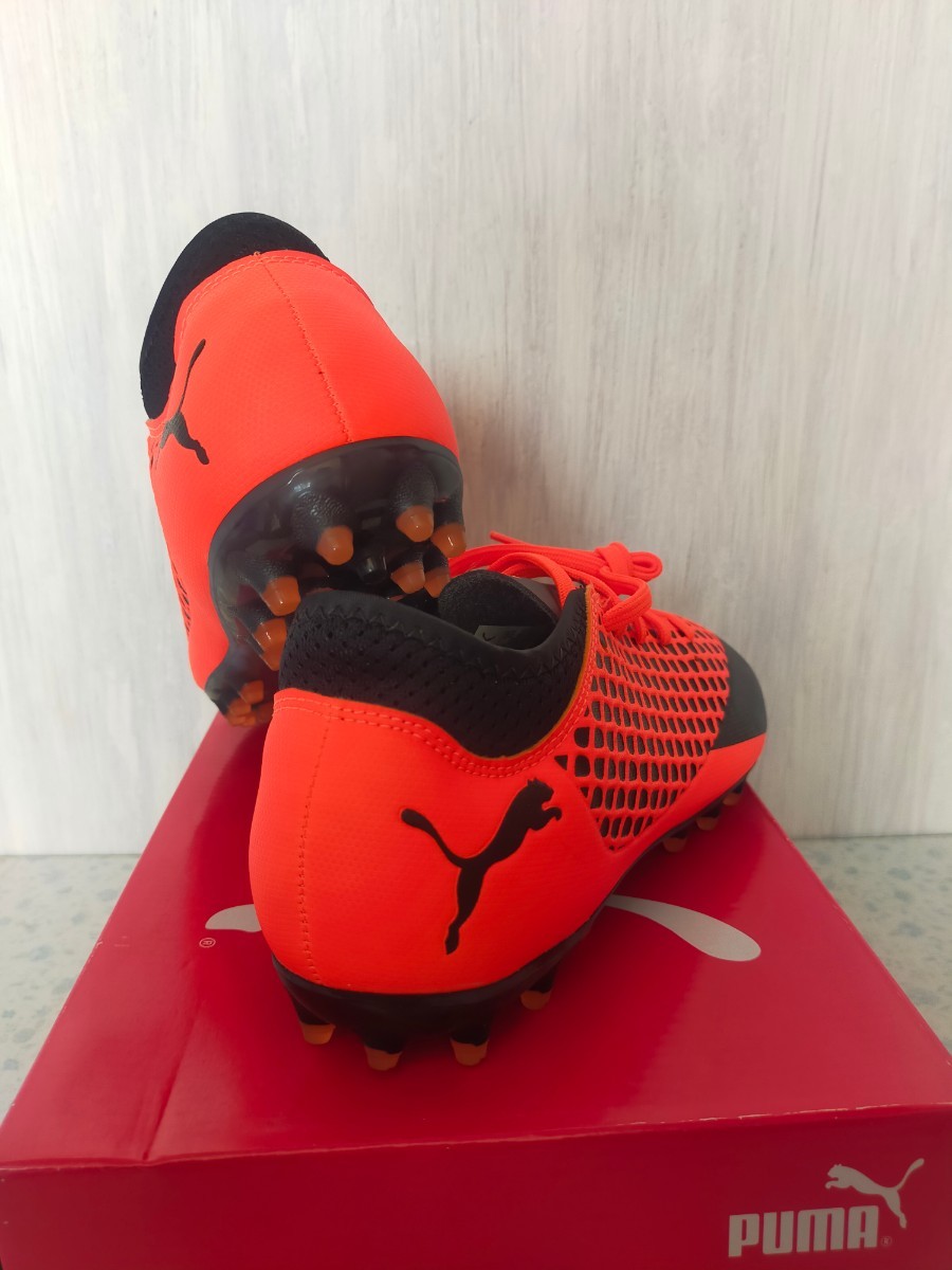 21.5cm★即決！PUMA プーマ フューチャー　2.4 MG jr ジュニアサッカースパイク サッカーシューズ 靴　トレーニングシューズ_画像3