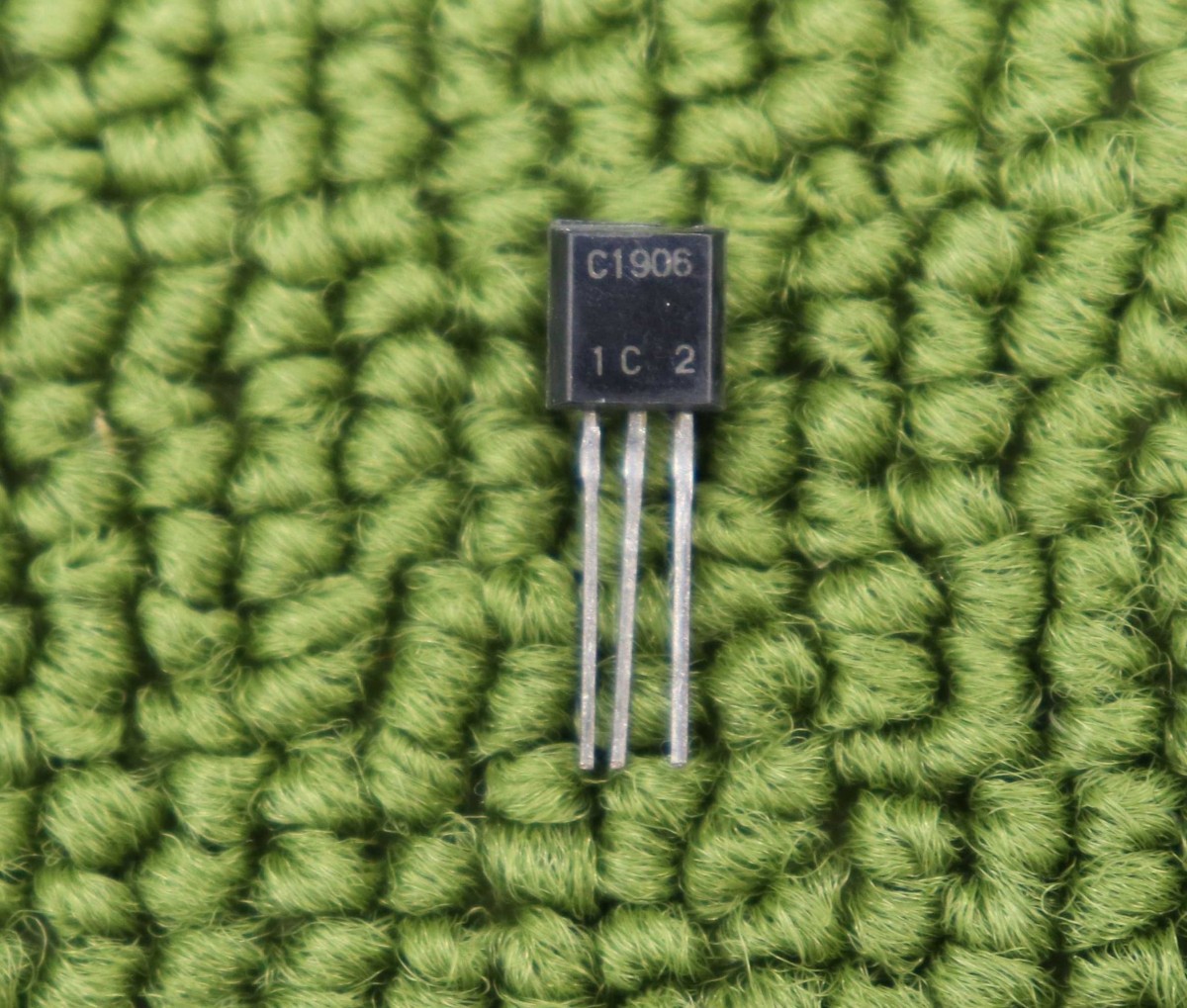  unused new goods genuine article Hitachi HITACHI transistor 2SC1906 bid 1.10 piece 
