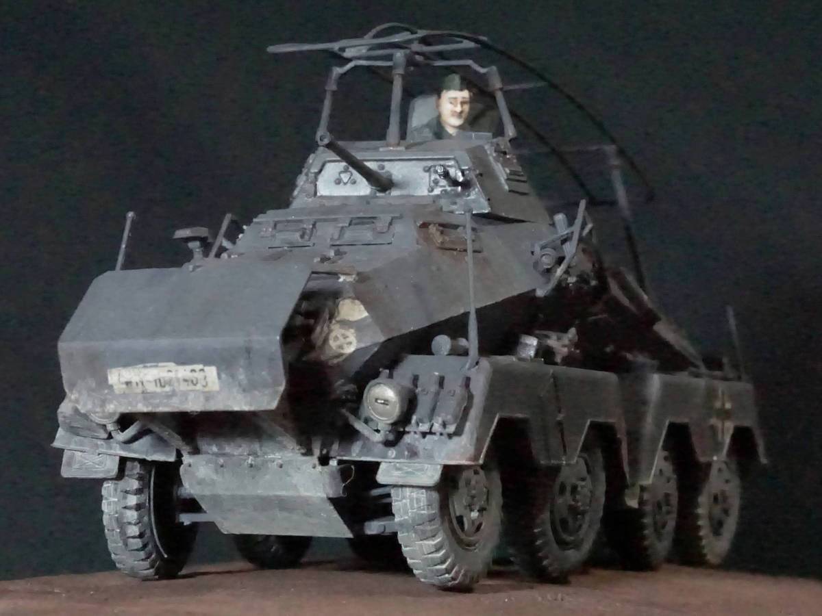 タミヤ 1/35 ドイツ8輪重裝甲車 Sd.Kfz.232 [Item 35036]プラモデル 塗装済完成品 飾り台付き 生産終了キット 希少品_画像10