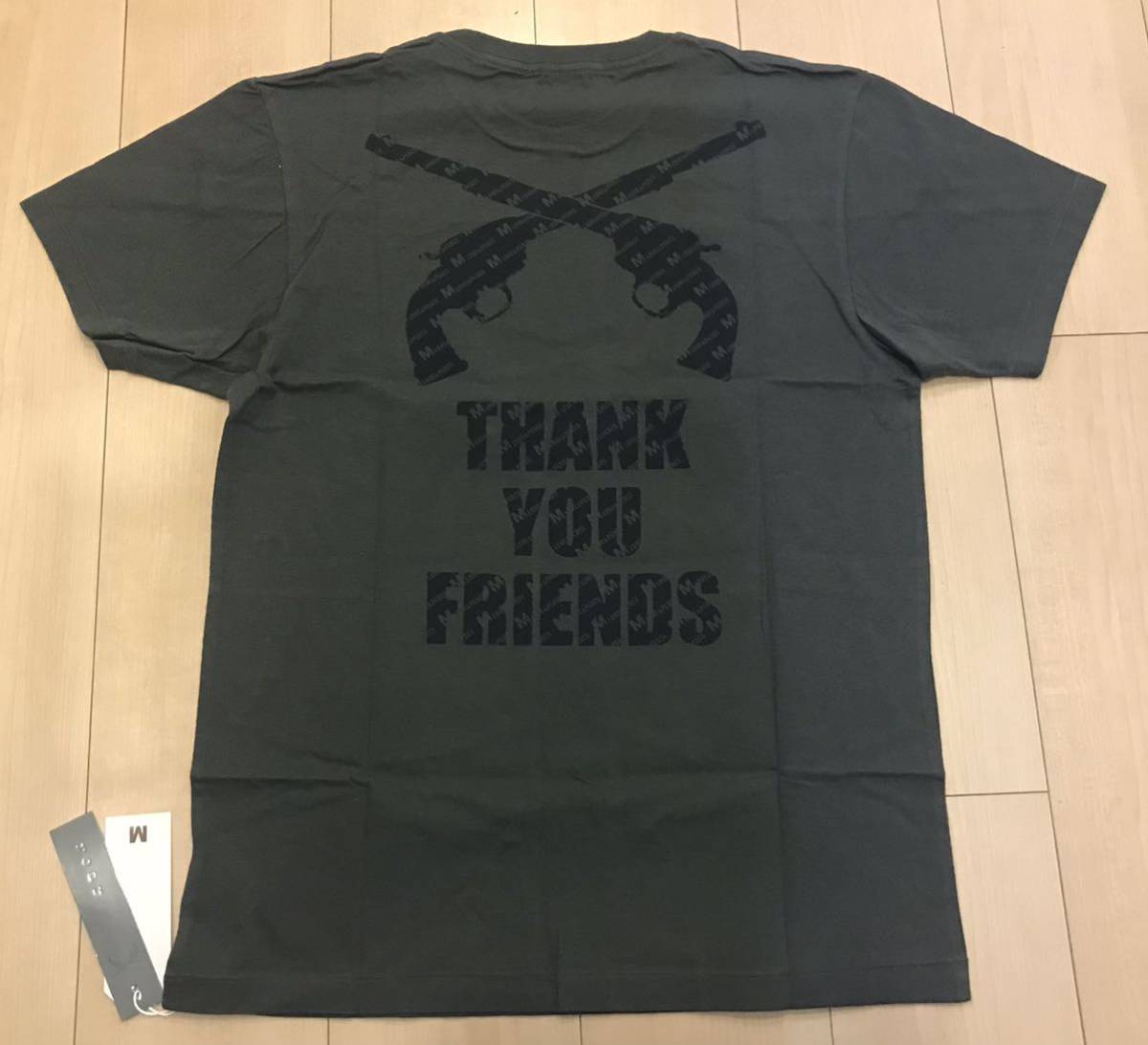 ★送料込★激安★未開封★ roar M thank you friends love&peace ロアー クロスガン 2丁拳銃 ピストル プリント Tシャツ カーキ モノグラム_画像1