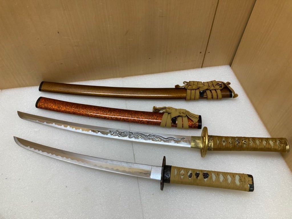 YK8373 日本刀　模造刀　龍彫刻／他　全長約65cn／54cm 2点まとめ　現状品　0109_画像1