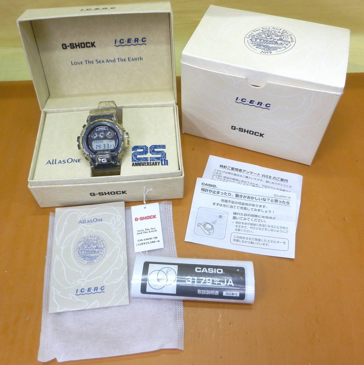 ☆3081 CASIO カシオ G-SHOCK イルカクジラ DOLPHIN & WHALE 2019 GW-6903K-7JR 25周年記念モデル 電波ソーラー 中古美品_画像1