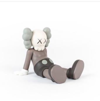 KAWS：HOLIDAY Limited 7"(Brown) 原文:KAWS:HOLIDAY Limited 7” (Brown)