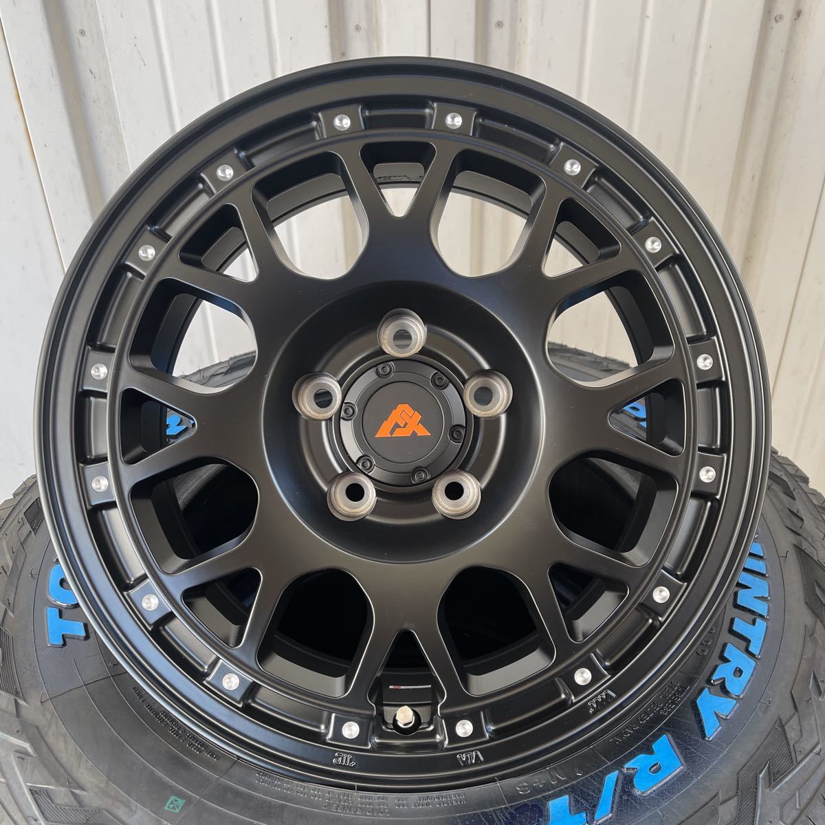 アルジェノンXC8 ◆TOYOオープンカントリーRT225/70R16◆16×7J+35 ◆デリカD5 エクストレイルRAV4 ホワイトレターマットブラック/ミルド_画像3