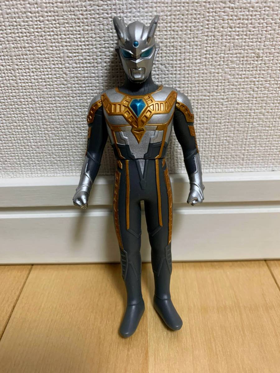 ウルトラヒーローシリーズ シャイニングウルトラマンゼロ ソフビ バンダイ フィギュアの画像1