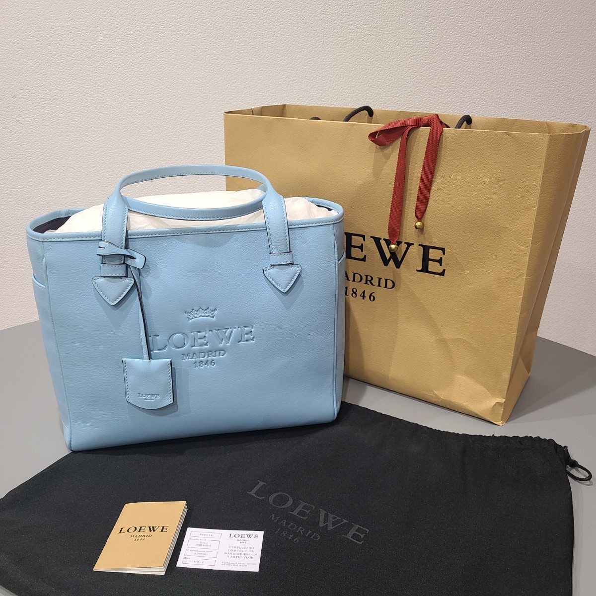 使用感無し LOEWE ロエベ ヘリテージ ロゴ型押し レザー トートバッグ 腕掛け 春色 水色 本革 377 79 751 約25cm×29cm×13cm 保管袋入_画像2