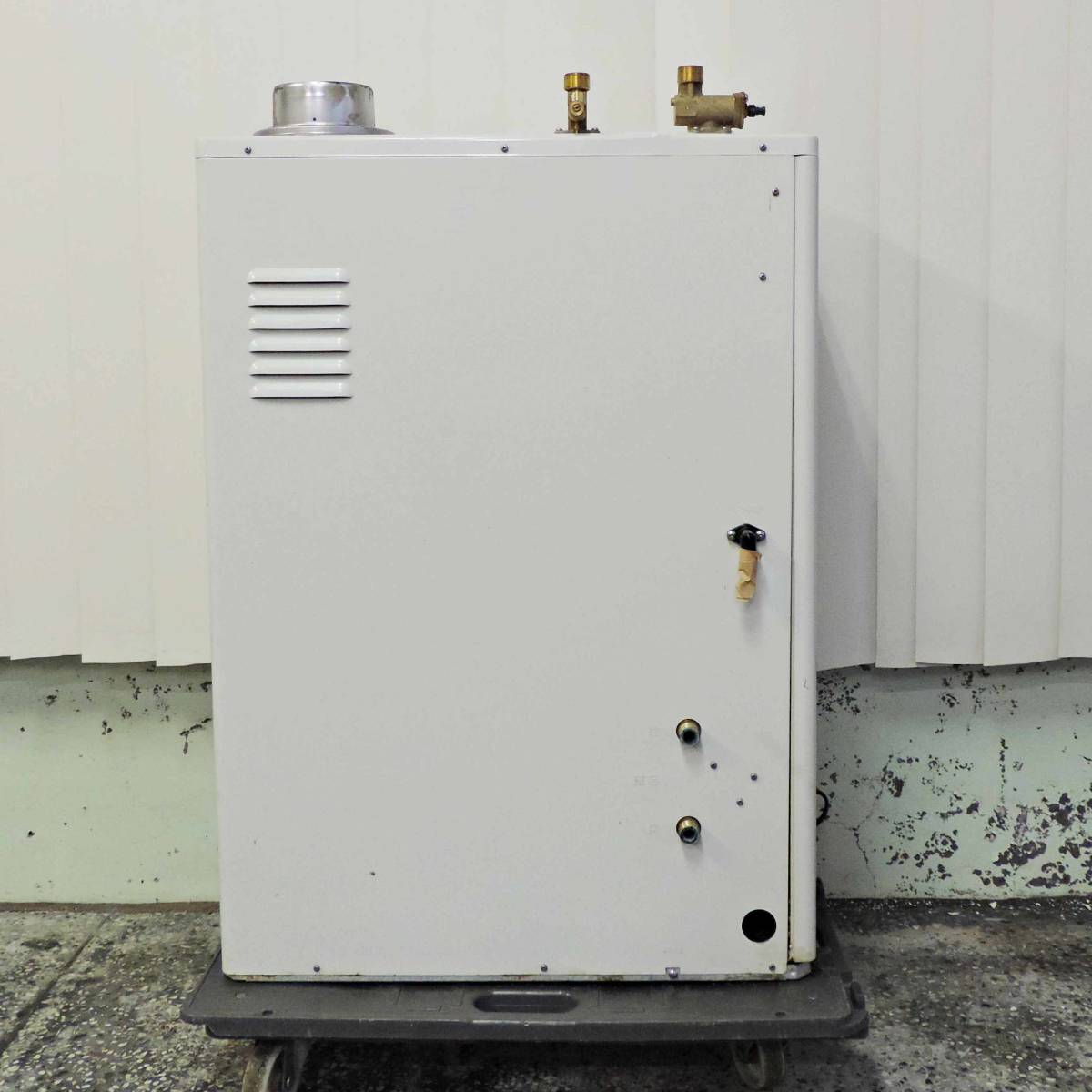 新潟〉コロナ 石油給湯器付ふろがま UKB-LD300AX【動作未確認 新潟〉コロナ 石油給湯器付ふろがま UKB-LD300AX【動作未確認