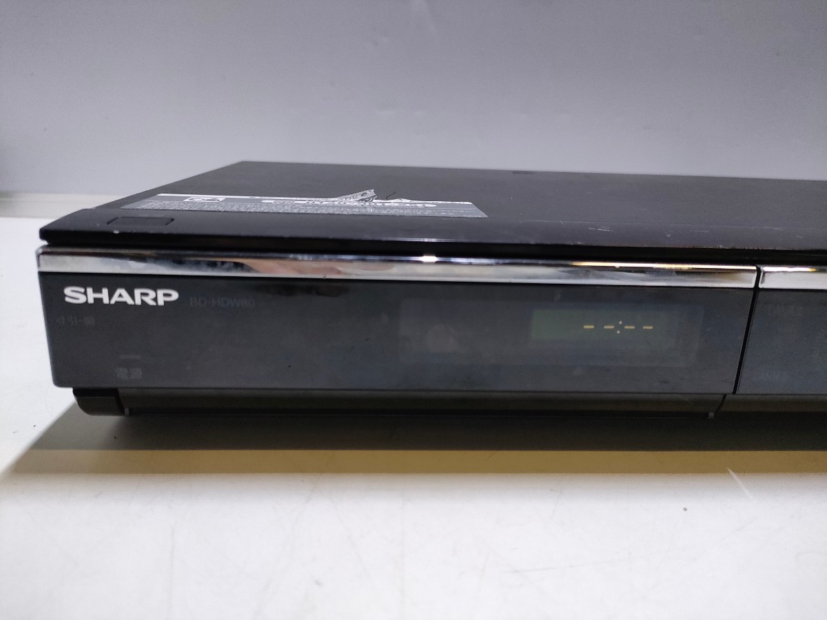 E98 (即発送）SHARP AQUOS HDD ブルーレイレコーダー BD-HDW80 ジャンク扱い （電源+B-CAS付き)の画像2