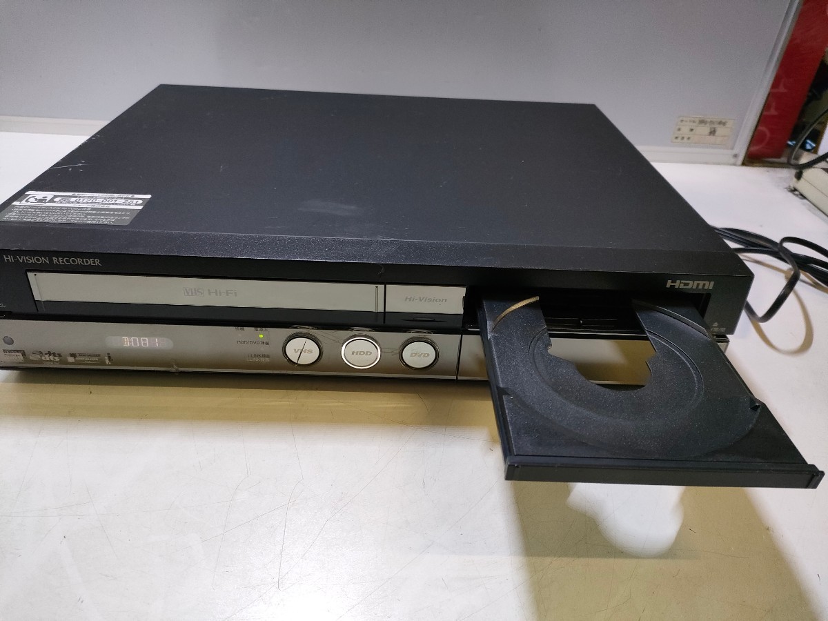 E111（通電確認)SHARP VHS/HDD/DVDレコーダー DV-ACV52 ジャンク扱い(B-CAS付き)_画像4