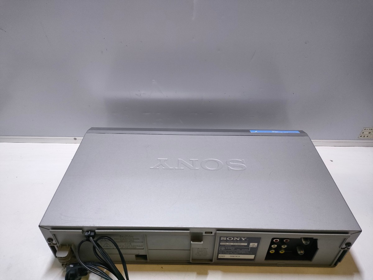 E132(中古現状、消毒除菌済 、即発送）SONY VHSビデオデッキ SLV-NX31 再生OK_画像4