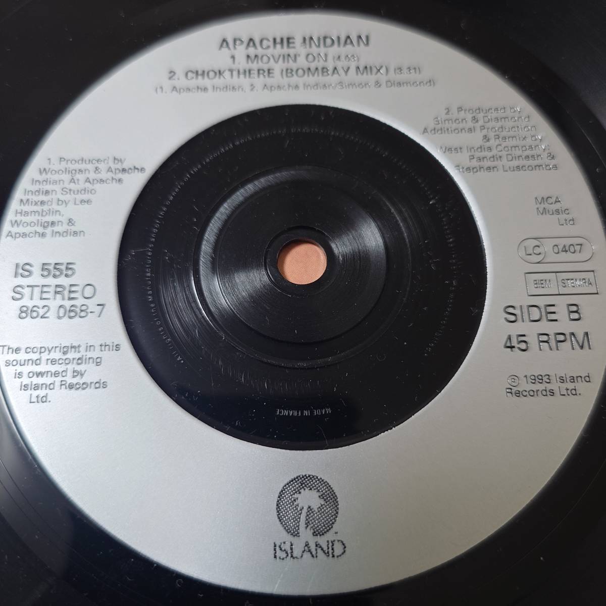 Apache Indian - Chok There ステッカー付！ / Movin' On // Island Records 7inch / Dancehall Classic_画像4