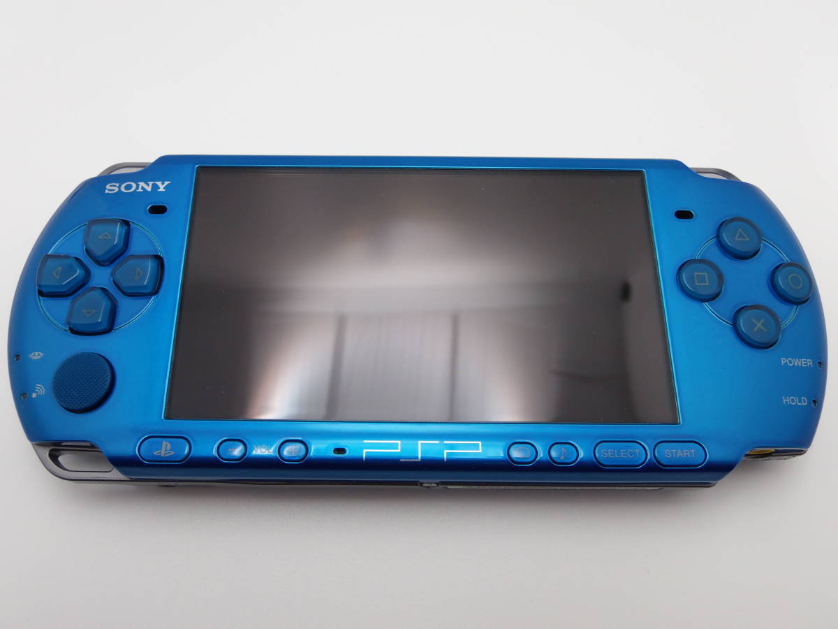 PSP-3000　ブルー　かなり綺麗な美品　液晶画面は、ほぼキズ無し　アダプター2個付き　液晶保護フィルムは、新品、未使用　 全13点セット _画像2