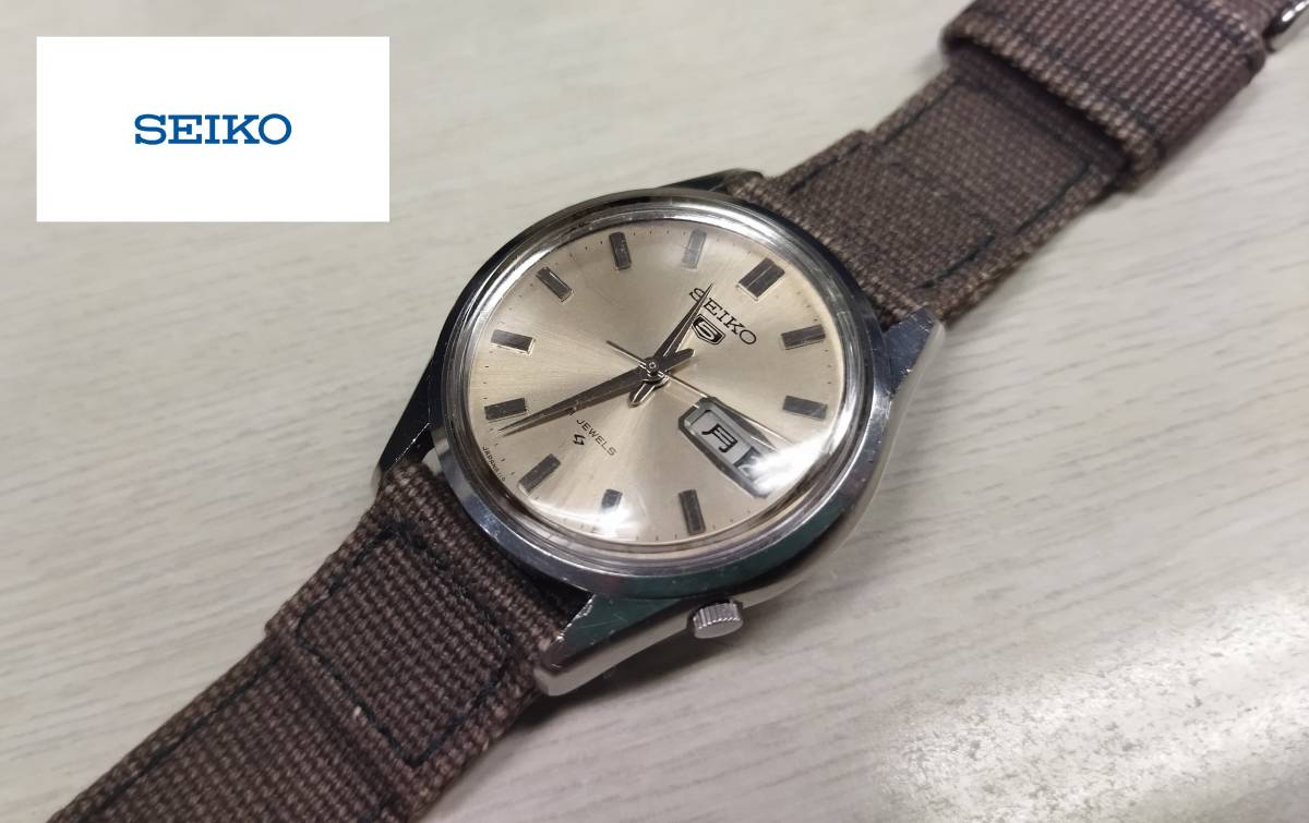 【送料無料】★Seiko5/セイコー5・6119-7010/自動巻 機械式・Made in Japan/1967年 諏訪精工舎製/アンティーク/シャンパンシルバー文字盤☆_画像1