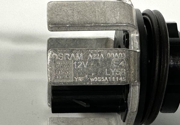 ハリアー AXUH80 プリウス ZVW50 後期 純正 ソケット型LED ECE規格 ターンシグナル リバースライト LY5B 12V A22A 00A03 美品/19264_画像6
