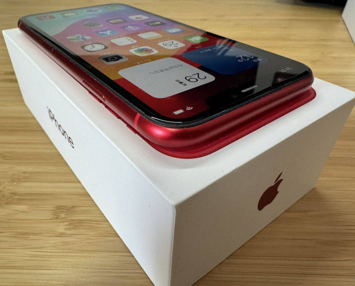 【Apple storeで純正バッテリー交換済残量99%・超絶美品・付属品全部新品】iPhone11 128GB PRODUCT RED SIMフリー 送料無料_画像5