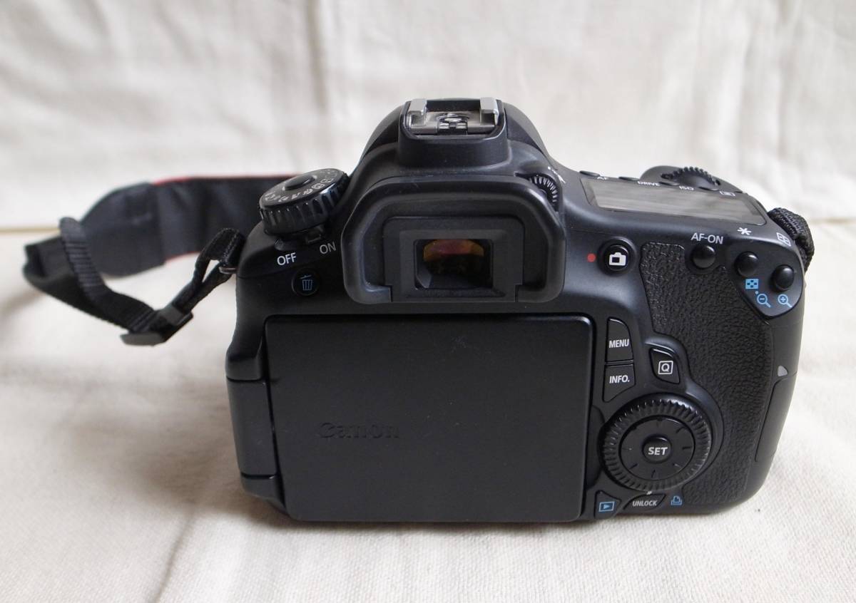 ジャンク扱い / CANON キャノン デジタル一眼レフカメラ EOS60D本体+レンズ EF-S 18-55mm 1:3.5-5.6 日本製 充電器付 _画像3