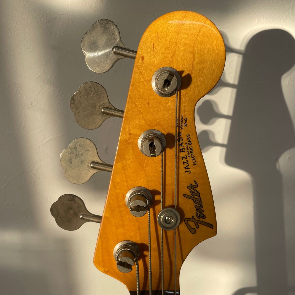 UTT132 Fender/フェンダー Jazz Bass 【contour body】 P056003 ケース付き_画像4