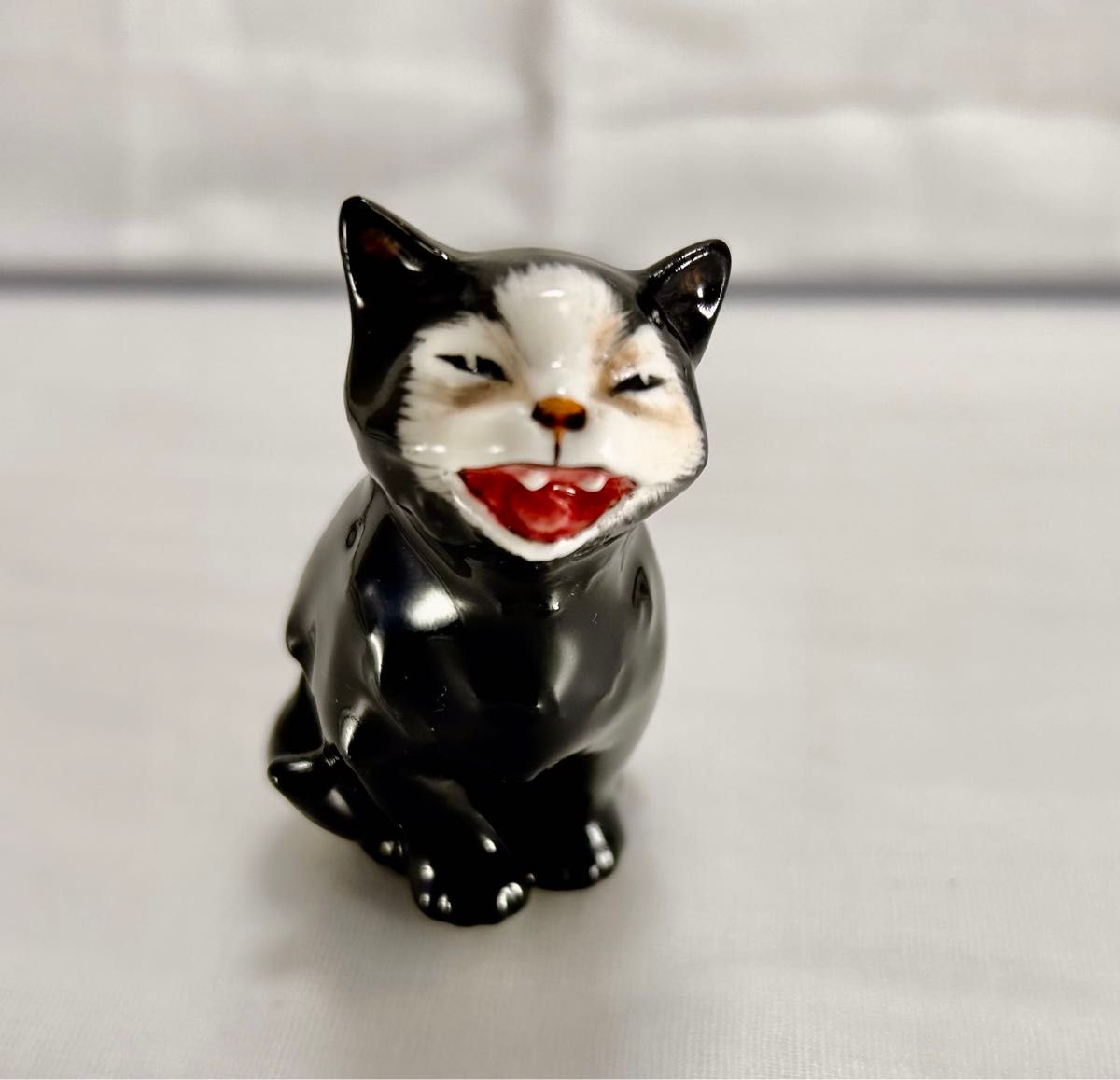 Royal Doulton 黒猫　クロネコ Lucky Cat ロイヤルドルトン　「ラッキーキャット」　フィギュリン 置物