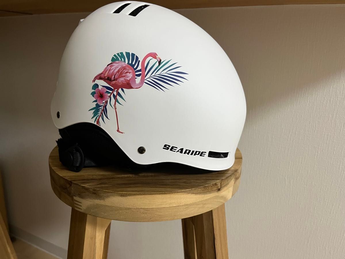 【新品】スキーヘルメット　スノーボードヘルメット　自転車　白54〜58cm  ヘルメット