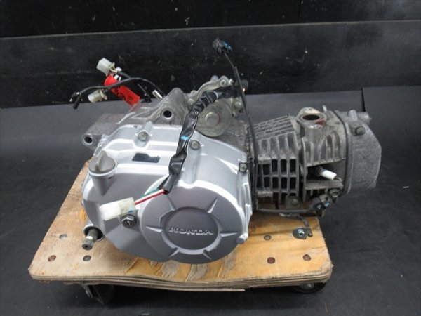 【同梱不可】 E1R6-0111 ホンダ スーパーカブ110-2 実動♪ エンジン ASSY 【JA10-101～ 4速セル付 NBC110C 動画有】_画像1