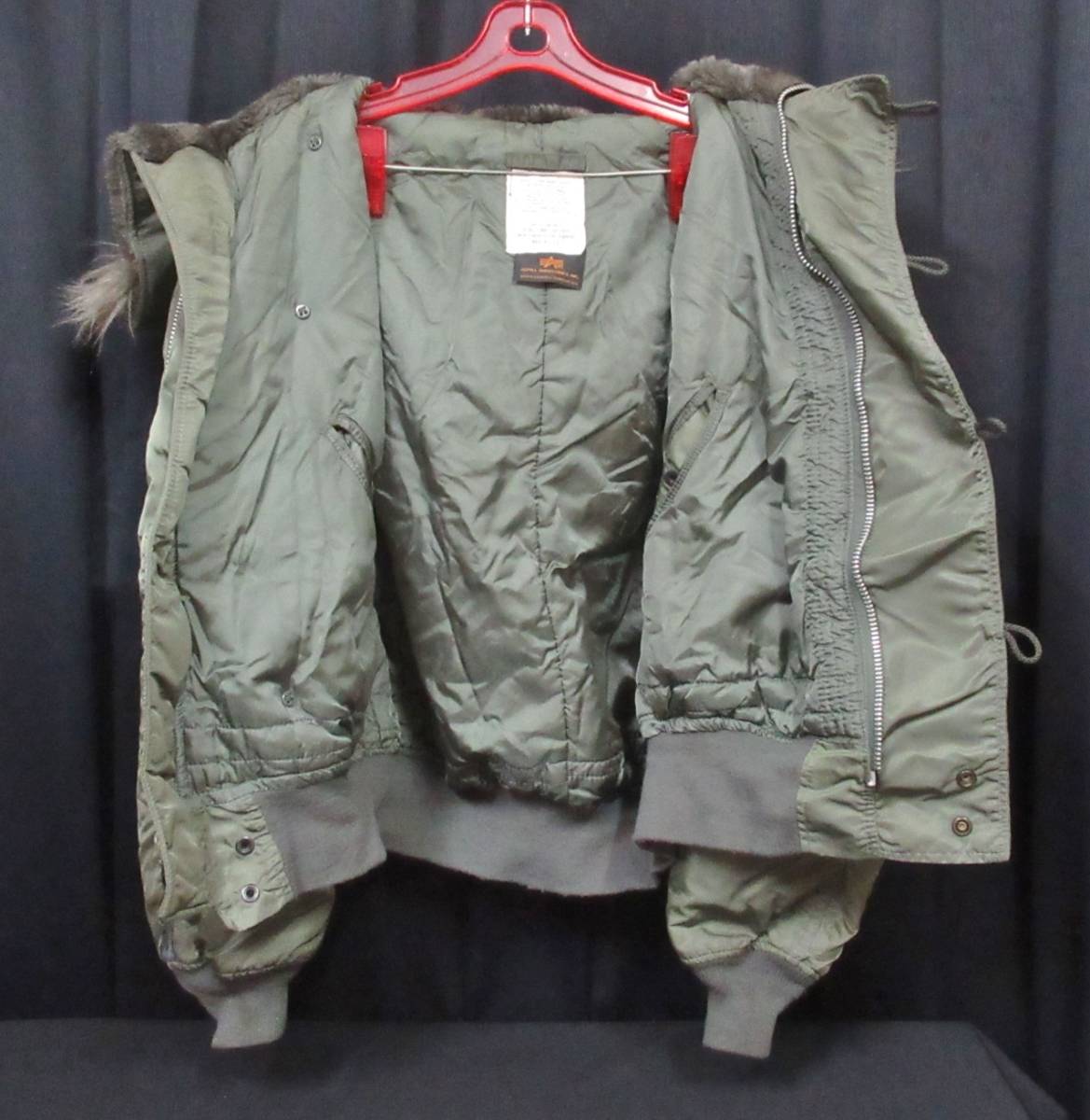 『 アルファ・インダストリーズ N-2B フライトジャケット 』＊Alpha Industries N-2B. MIL-J-6278F. 1615-573-8335. 2323-37901_画像5