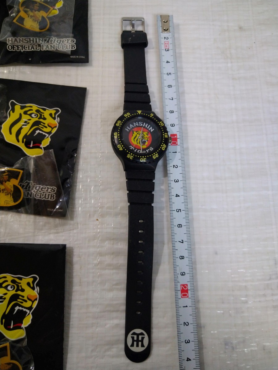 12L 阪神タイガース時計＆オリジナルフォト ピンバッジセット。　ファンクラブ会員限定応援デー来場記念　野球　選手_画像7