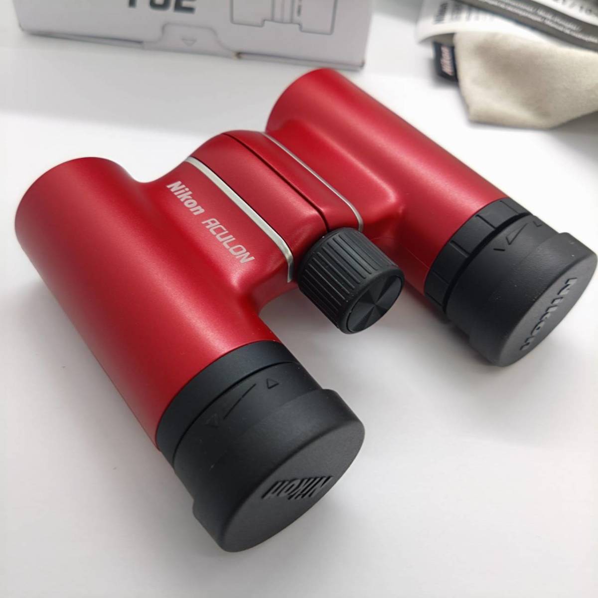  unused Nikon ACULON T02 8x21 6.3° binoculars Nikon akyu long RED outer box instructions soft case strap KA2501