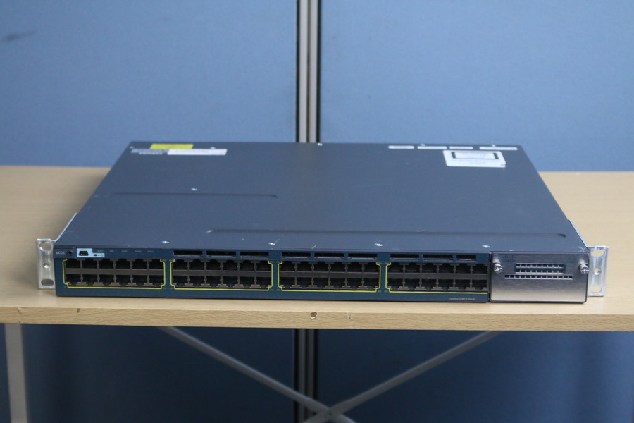 【シスコ　CISCO　WS-C3560X-48T-S V02】スイッチ　2012年製　現状!!　管24ざ89_画像1