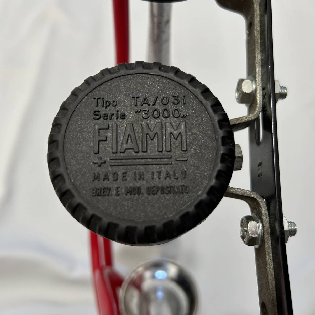 当時物 FIAMM 3連ラッパ 金属ラッパ パラリラ ミュージック 当時物 FIAMM 3連ラッパ 金属ラッパ パラリラ ミュージック