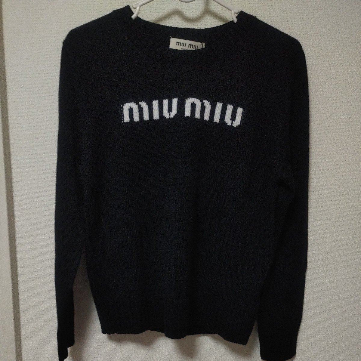 新品未使用タグ付き miumiu 黒 長袖ニット レディース セーター ブラック ミュウミュウ_画像1