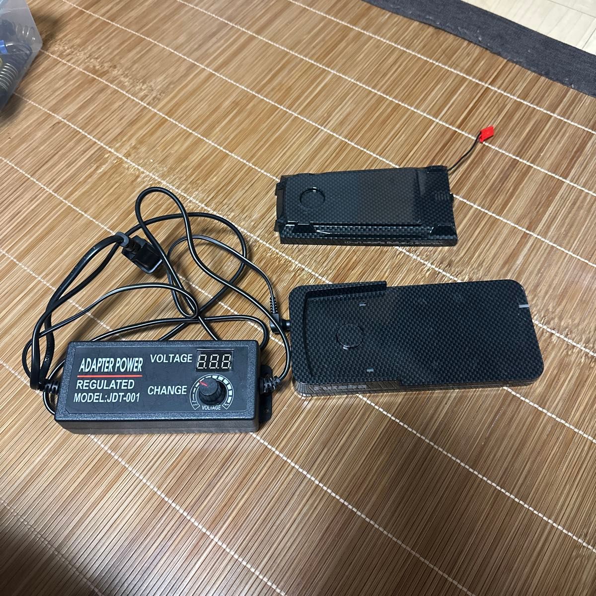 Futaba 7px 10px用 Lifeバッテリー置き型充電器 非接触充電器 Futaba 7px 10px用 Lifeバッテリー置き型充電器 非接触充電器