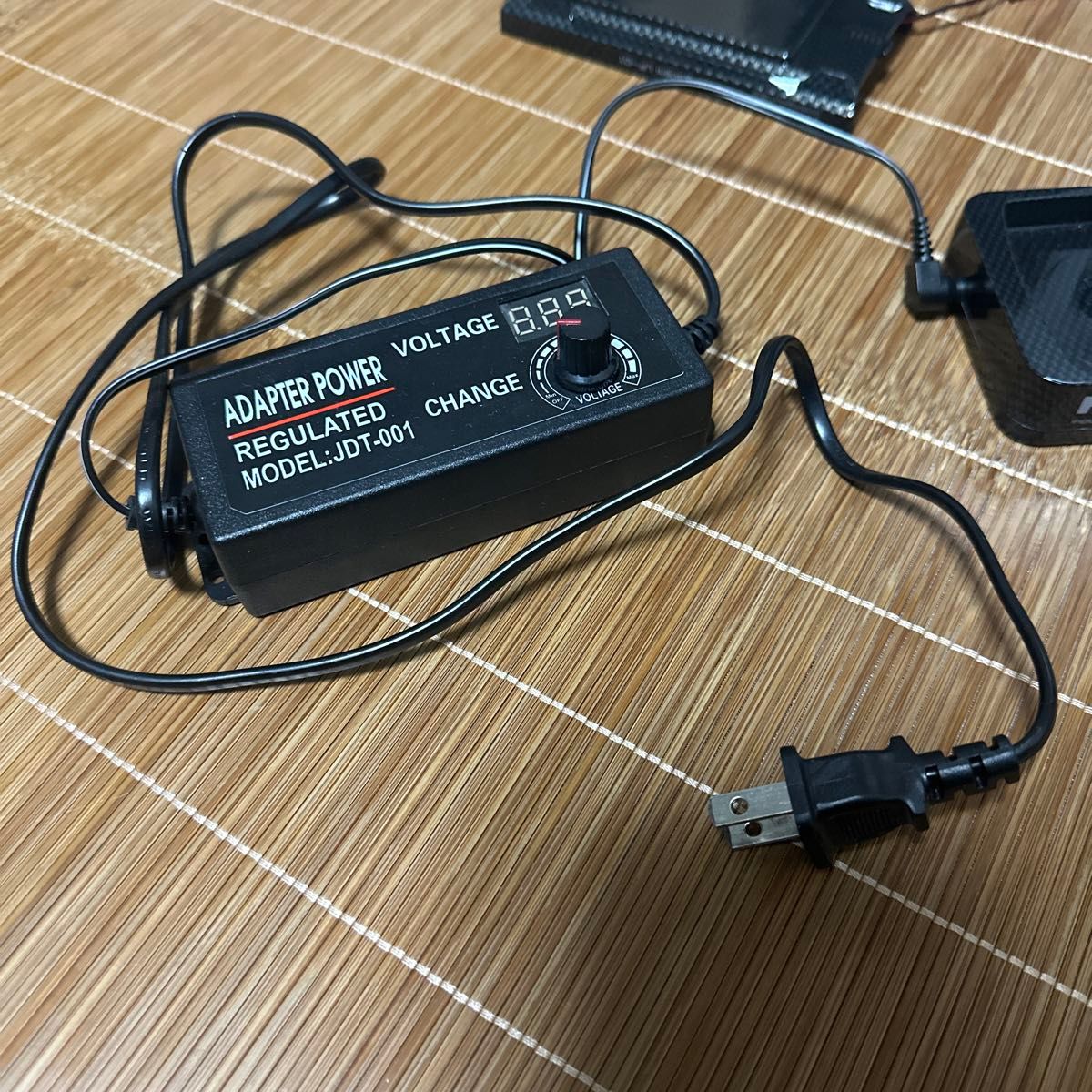 Futaba 7px、10px用　Lifeバッテリー置き型充電器　非接触充電器