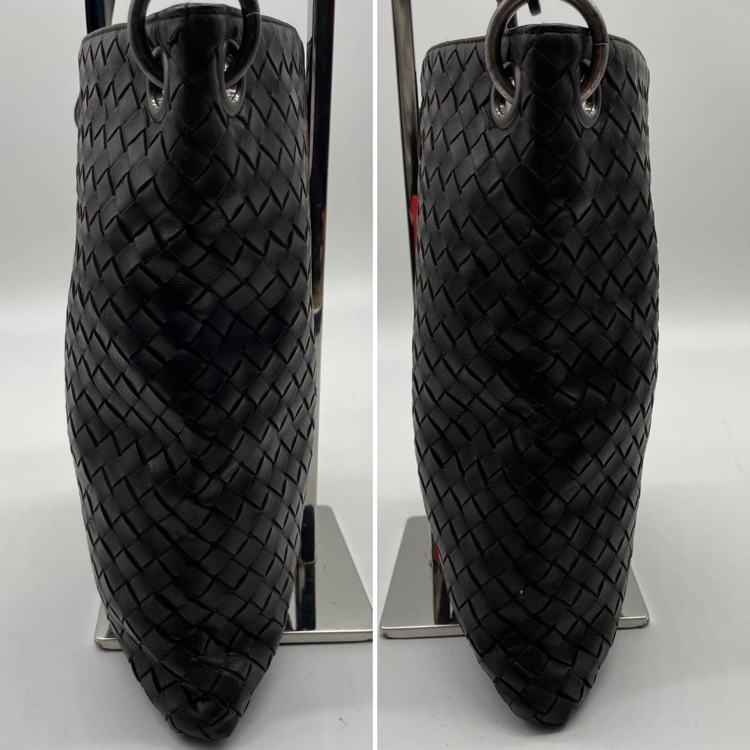 美品★ BOTTEGA VENETA ボッテガヴェネタ メンズ イントレチャート ショルダーバッグ サコッシュ ポシェット 斜め掛け レザー 本革_画像5