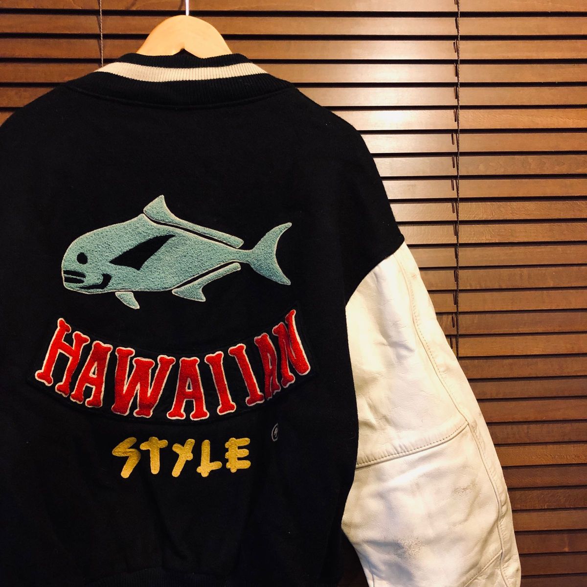 HAWAIIAN Style / レザー　スタジアムジャケット　スタジャン　本革 ワッペン 刺繍