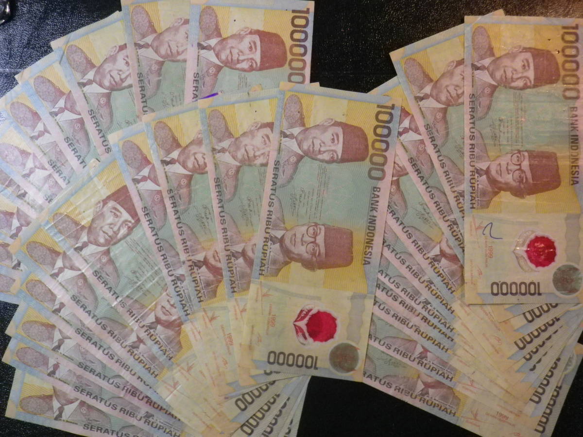 インドネシア 1999年 ポリマ- 100000Rupiah 計300万ルピア 流通紙幣 並品~美品 (6枚小さくメモあり)