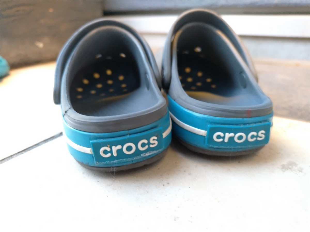 クロックス サンダル crocs　C9 16.5cm キッズ　グレーと水色_画像3