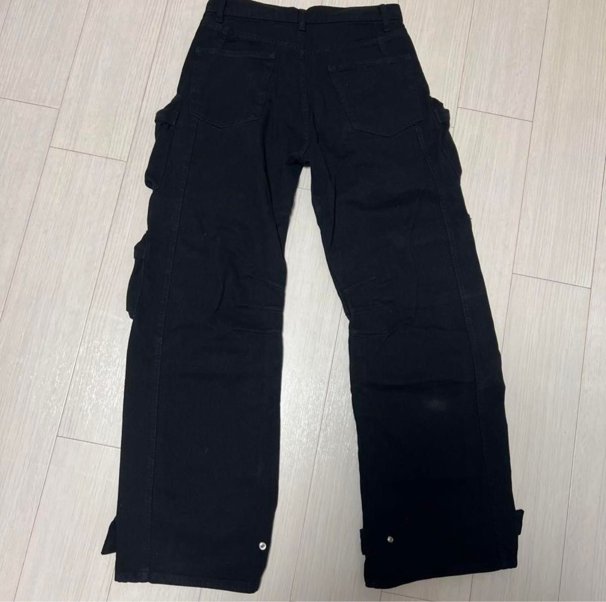 新品 ZARA ユーティリティポケットパンツ 38 即完売商品 カーゴ 新品 ZARA ユーティリティポケットパンツ 38 即完売商品 カーゴ